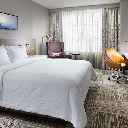 Hilton Garden Inn Chicago Mccormick Place Exterior photo