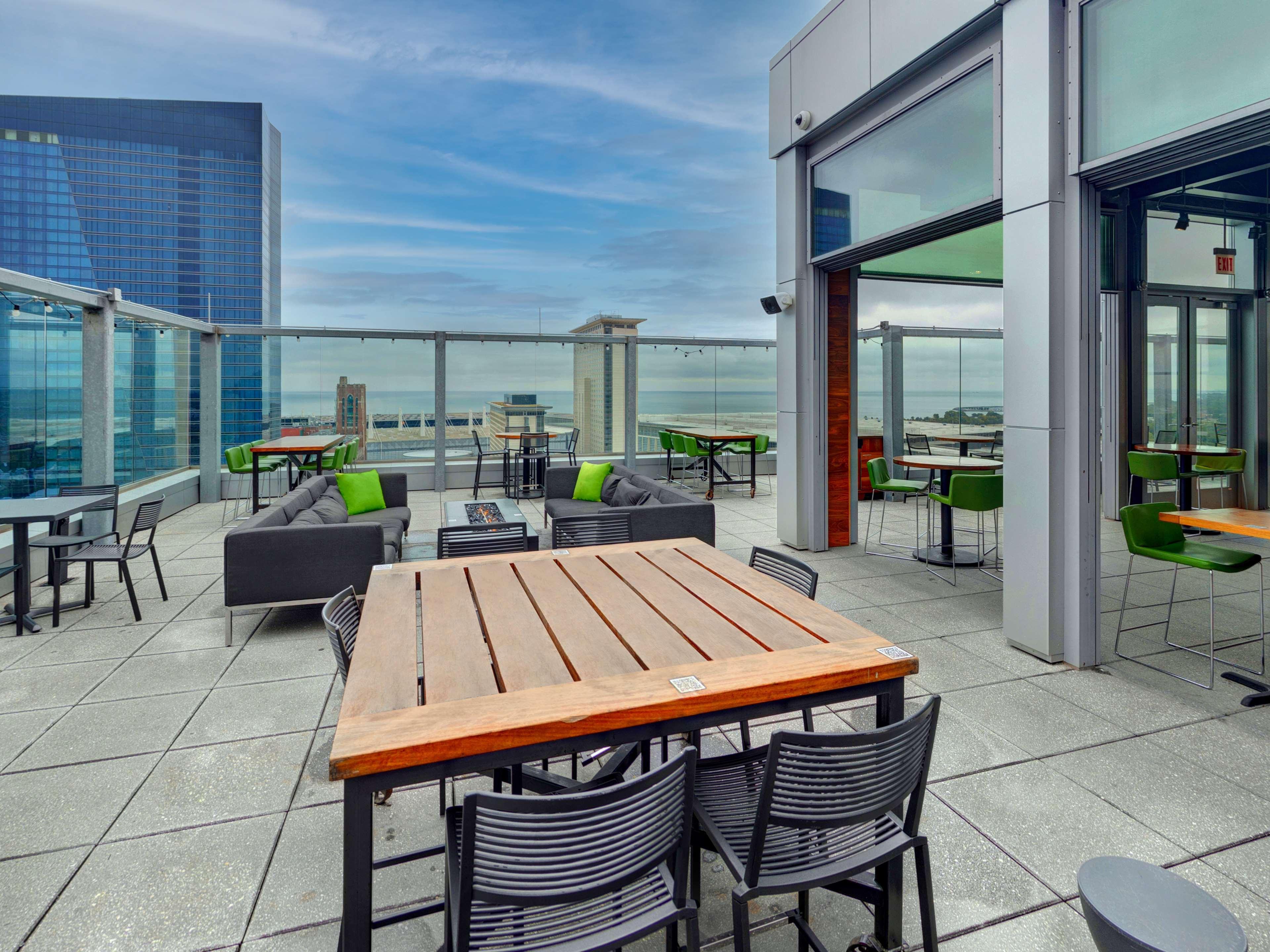 Hilton Garden Inn Chicago Mccormick Place Exterior photo