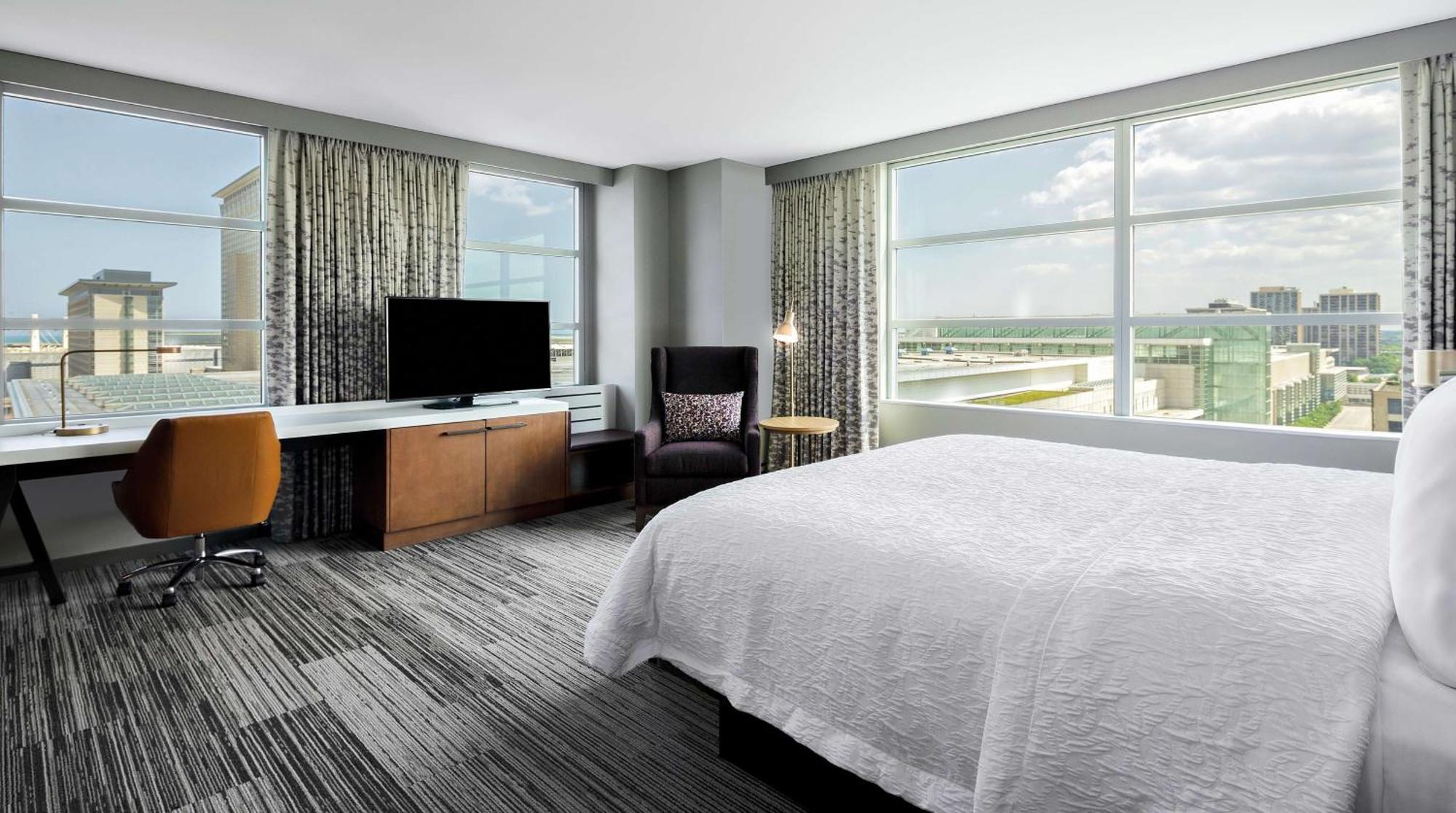 Hilton Garden Inn Chicago Mccormick Place Exterior photo