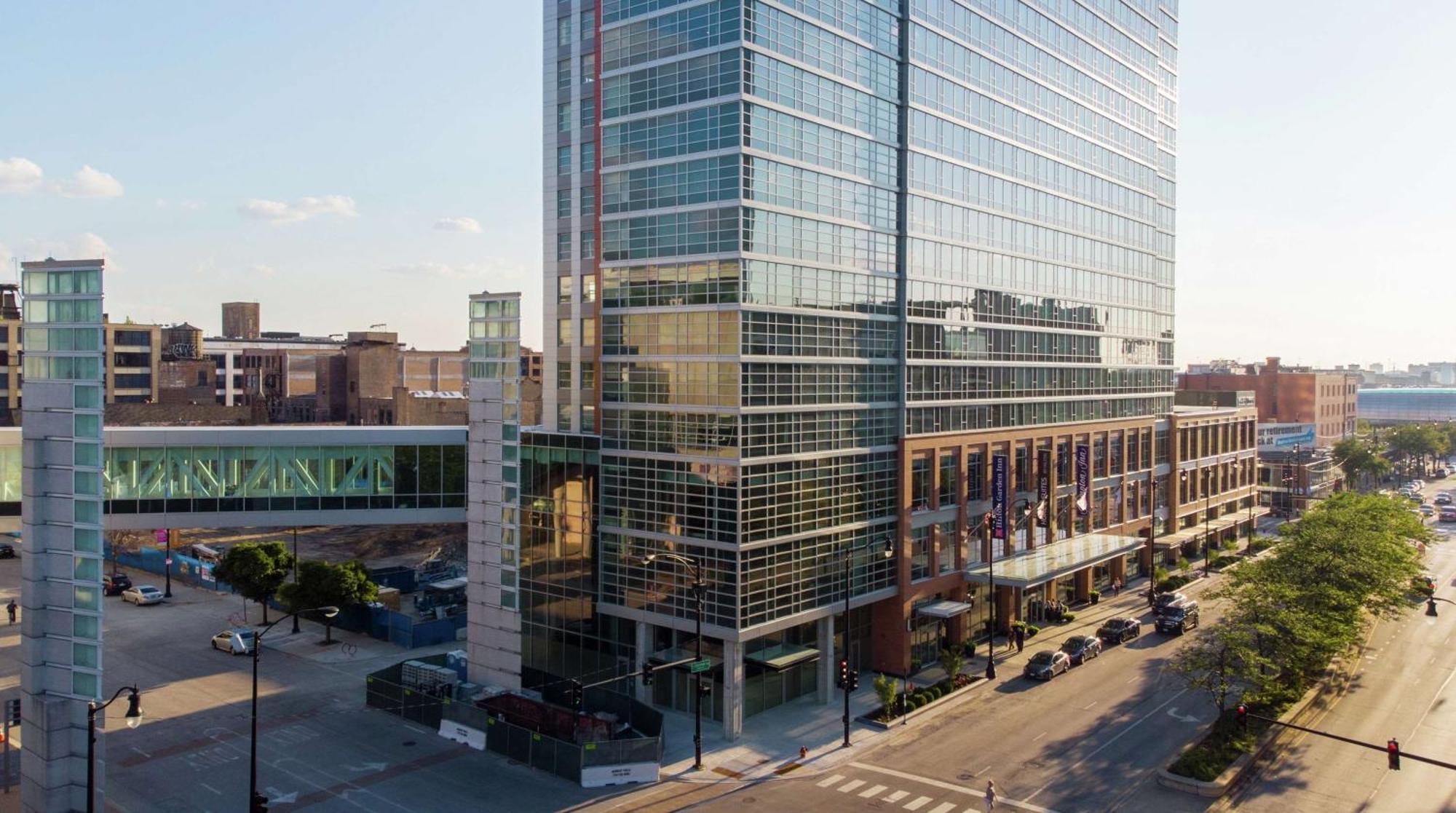 Hilton Garden Inn Chicago Mccormick Place Exterior photo
